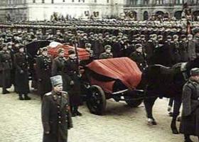 Как мёртвый людоед продолжал убивать: похороны Сталина Похороны сталина давка количество пострадавших